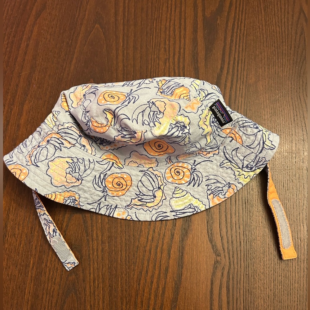 Patagonia reversible bucket hat